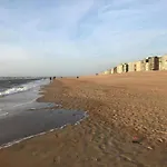 Апартаменты In St Idesbald With Sea Views, Cleaning Included Коксейде