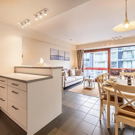 In St Idesbald With Sea Views, Cleaning Included *