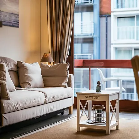 In St Idesbald With Sea Views, Cleaning Included Apartamento *