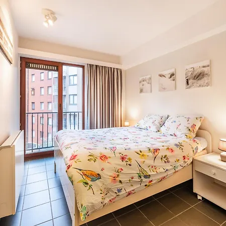 아파트 In St Idesbald With Sea Views, Cleaning Included