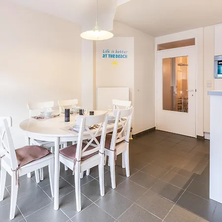 Apartamento In St Idesbald With Sea Views, Cleaning Included *