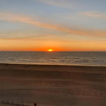 Lägenhet In St Idesbald With Sea Views, Cleaning Included *