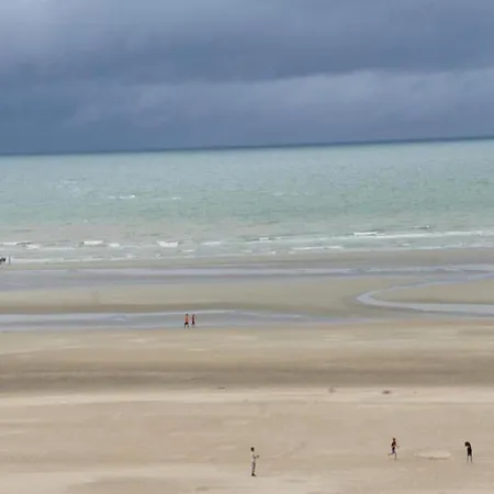 Appartement In St Idesbald With Sea Views, Cleaning Included Koksijde