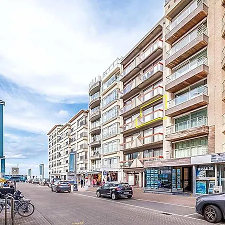 Apartment In St Idesbald With Sea Views, Cleaning Included