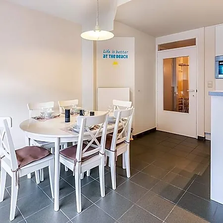 Apartment In St Idesbald With Sea Views, Cleaning Included